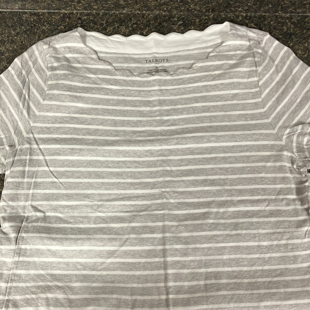 3/$15 ❤️ Talbots xl 16 scalloped neck shirt